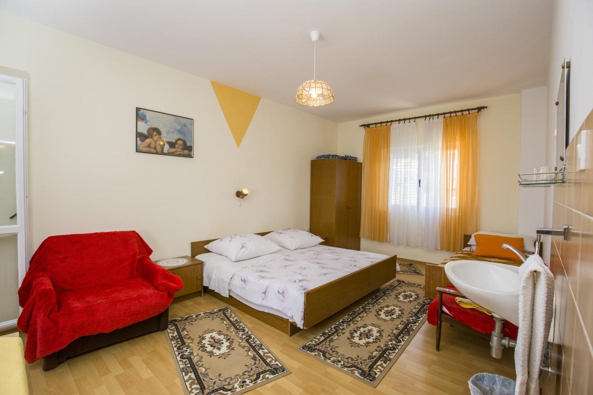 Rooms Padovan Banjol Exteriör bild